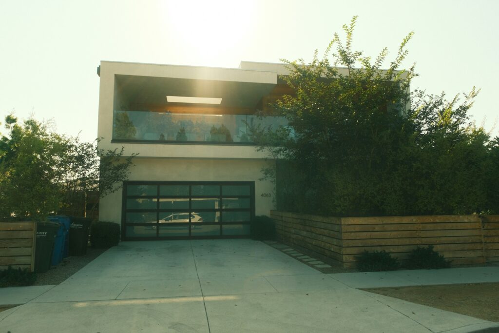 Maximizing Curb Appeal with Front Yard Landscaping