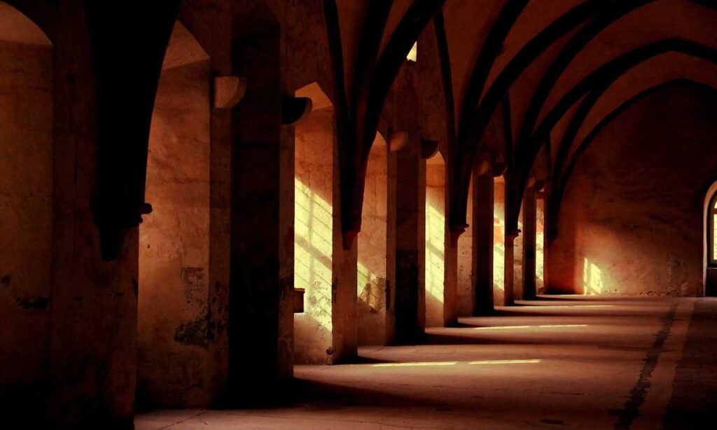 finding the right desk thtintdesign