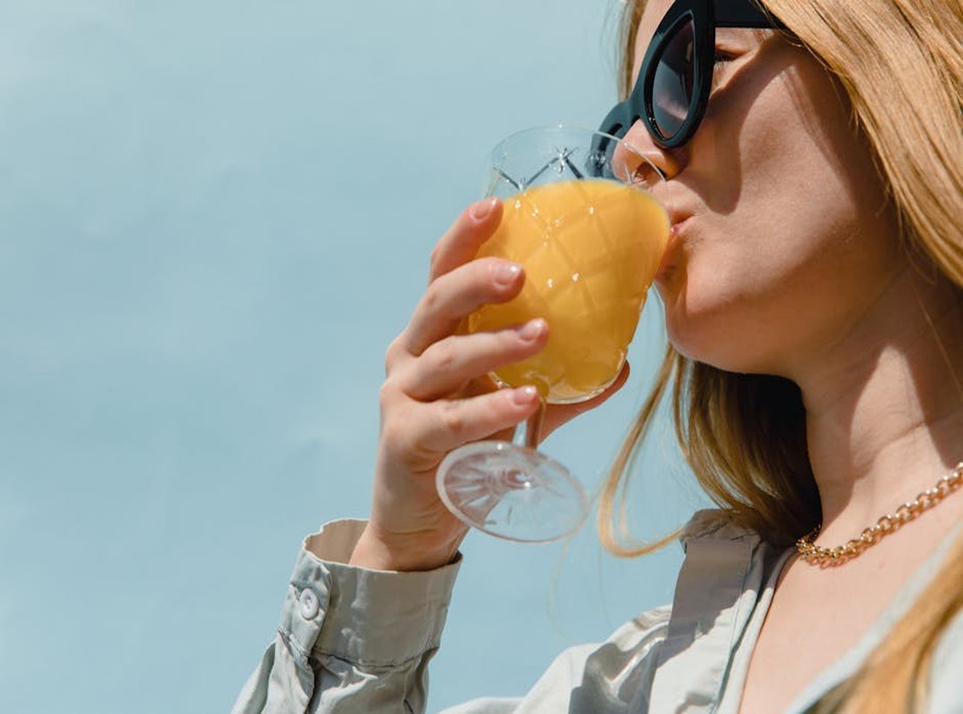 Golden Sips: Unforgettable Yellow Drink Recipes